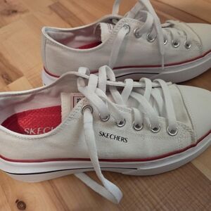 Skechers White and Red Low-Top Sneakers